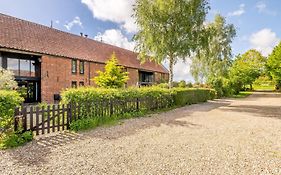 2 Bed In Runham Oc-1995